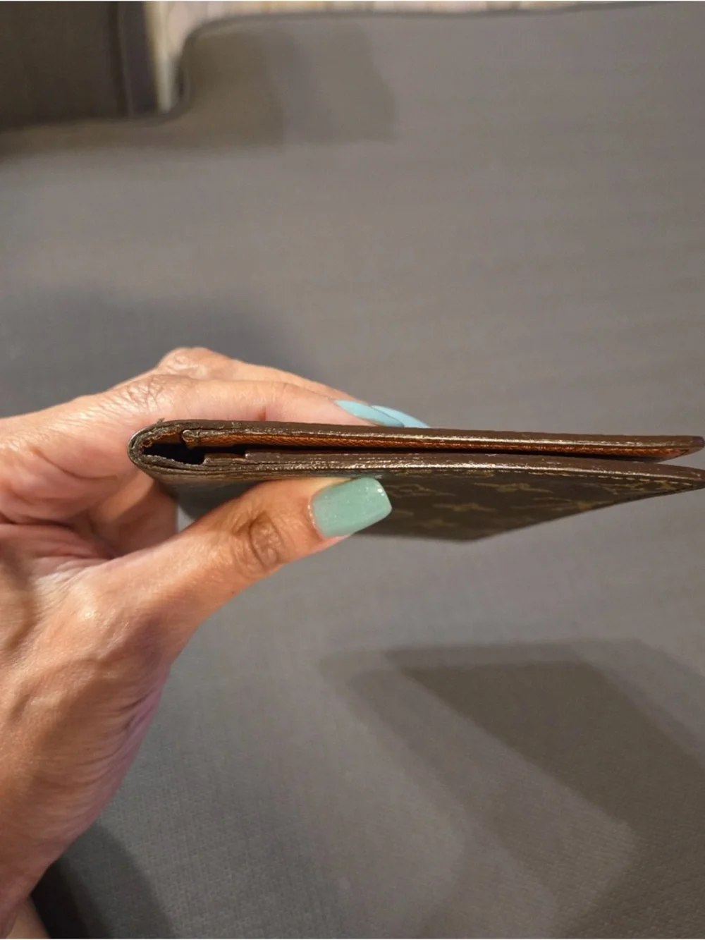 Louis Vuitton Brown & Gold Monogram Card Holder (Portefeuille Wallet Agenda) - Picture 6 of 9
